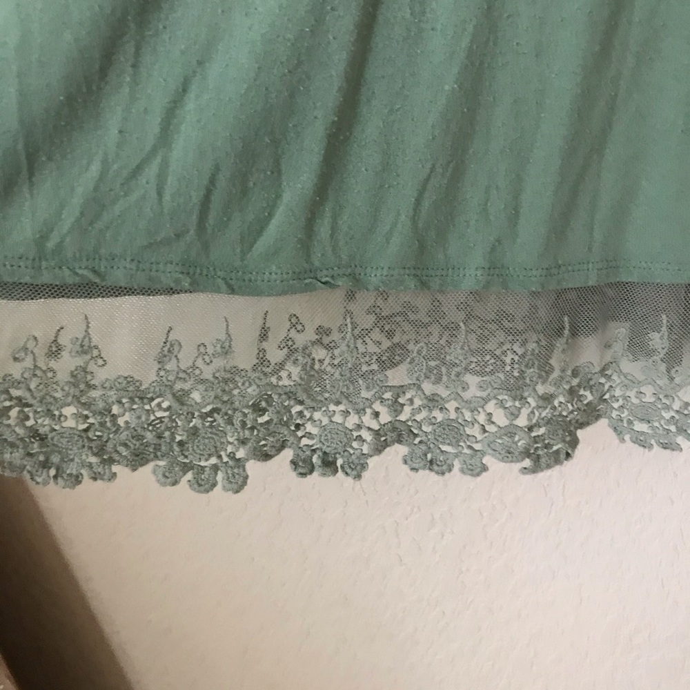 Lacey Tank - Picture 3 of 4